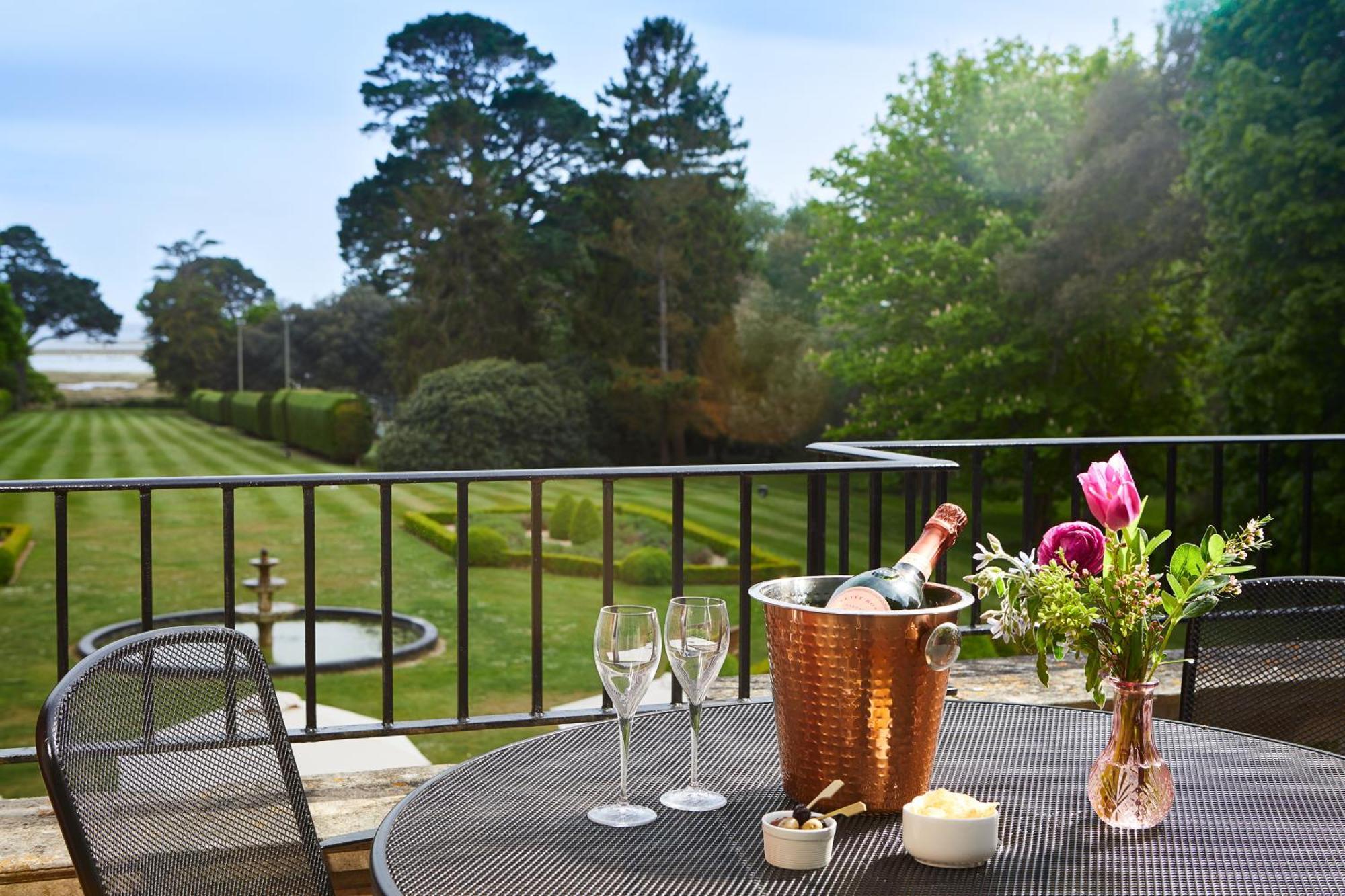 Macdonald Elmers Court Resort Lymington Esterno foto